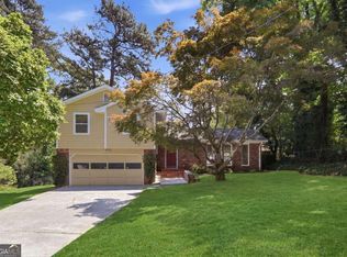 5642 Breezy Ct SW, Lilburn, GA 30047