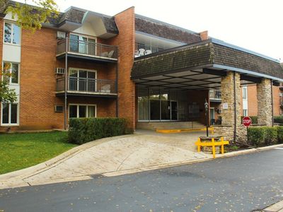 4250 Saratoga Ave APT L215, Downers Grove, IL, 60515