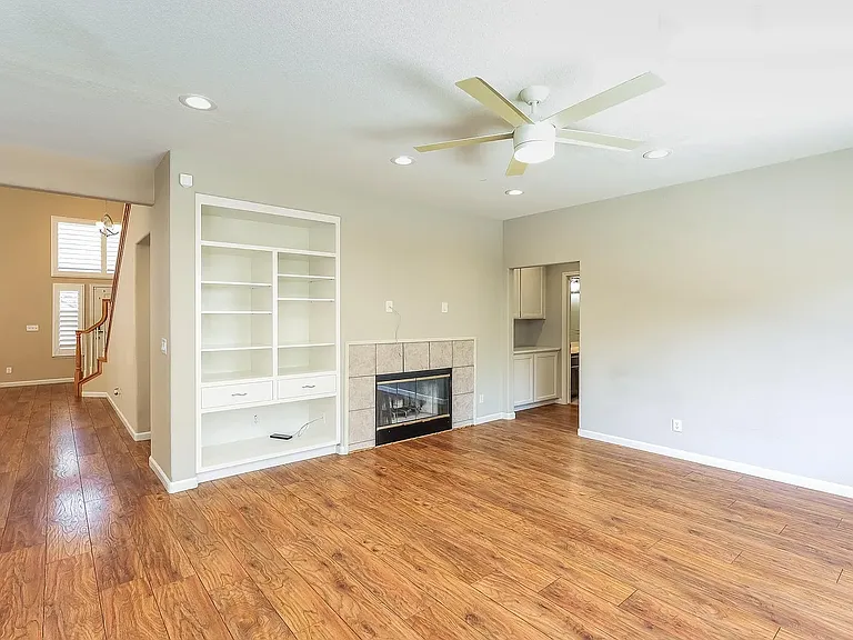 2327 Lass Dr — Photo 4