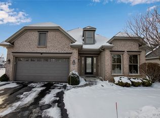 112 Haverford Ln, Williamsville, NY 14221