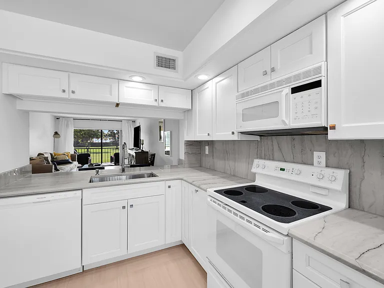 12962 Briarlake Dr #202 — Photo 9