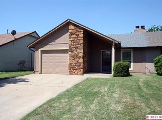 1046 N Narcissus Ave, Broken Arrow, OK 74012