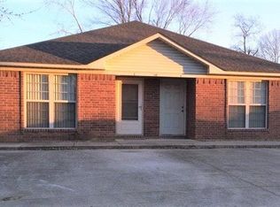 1408 Hardy St #B, Conway, AR 72034