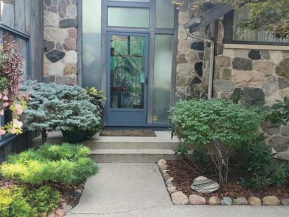 2nd image of 1550 E Delta Dr