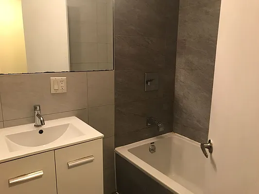 Rented by Premier Metro Realty Corp | media 35