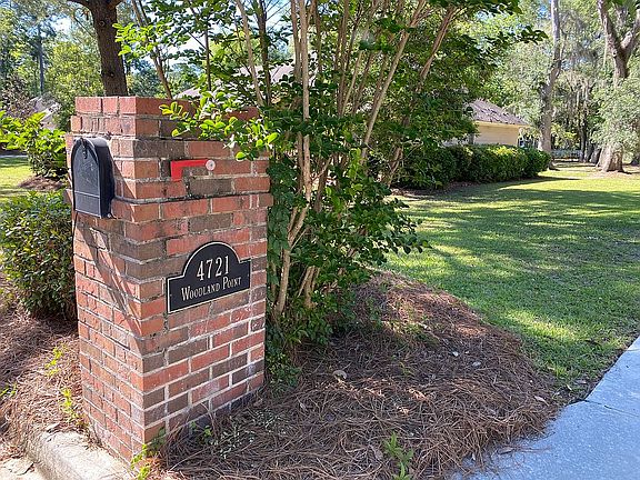 2nd image of 4721 Woodland Point