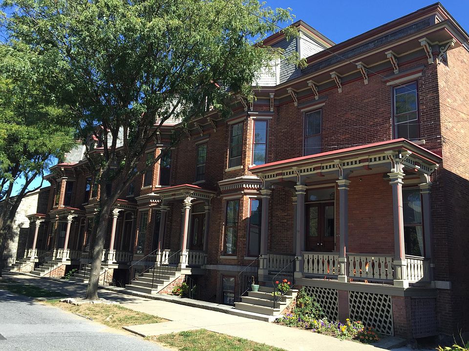 1st image of 106 Woodlawn Ave #1