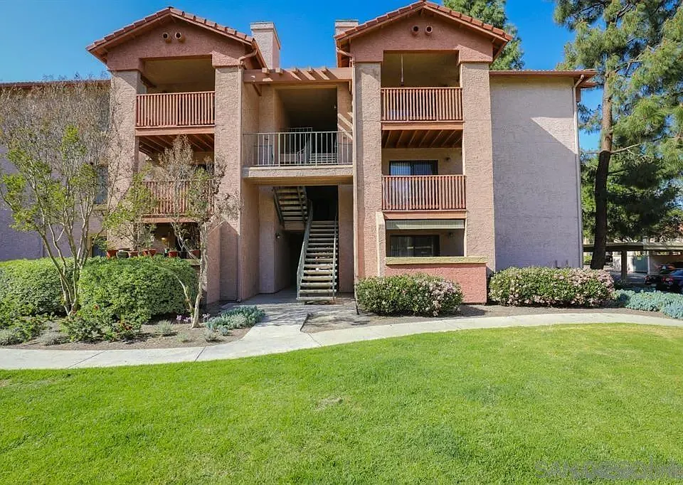 12019 Alta Carmel Ct #272