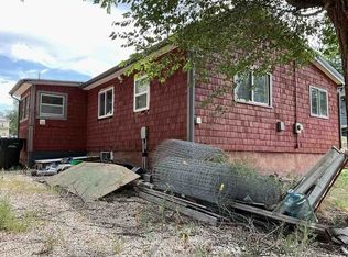 317 Pacific Ave, Hot Springs, SD 57747