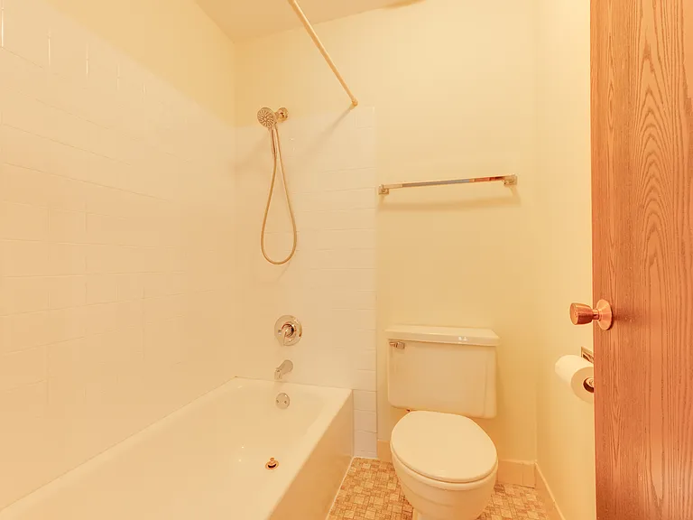 1652 Dover Ct #B — Photo 13