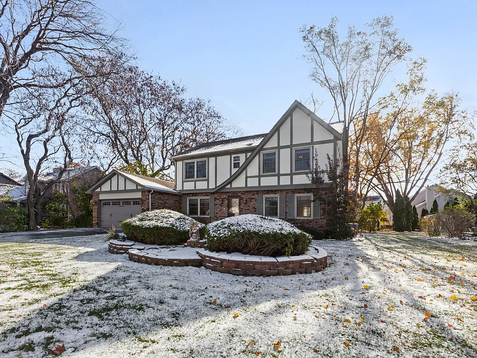 28W409 Leverenz Rd