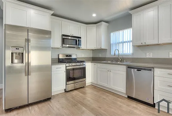 4286 S Hobart Blvd — Photo 5