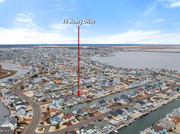 15 Henry Dr, Manahawkin, NJ 08050
