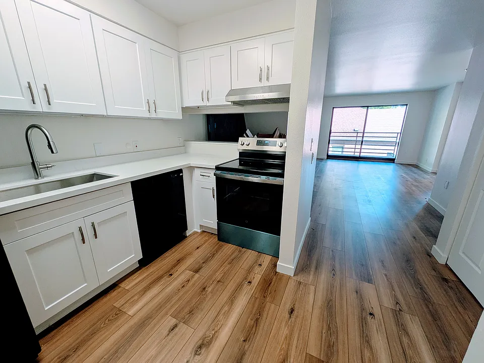 3622 California Ave SW #201