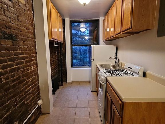 3rd image of 1573 York Ave APT 2S