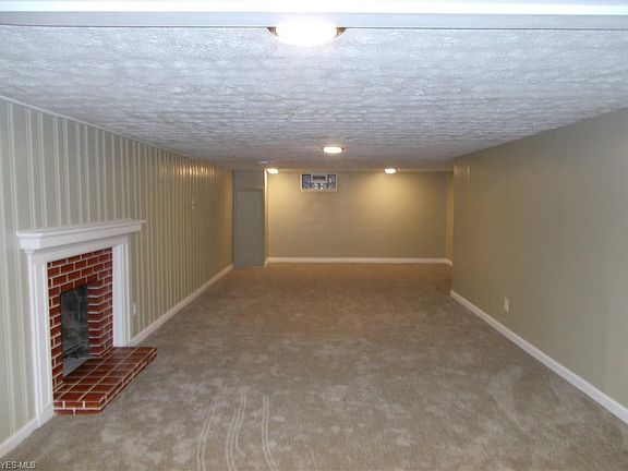 3rd image of 600 Garford Ave