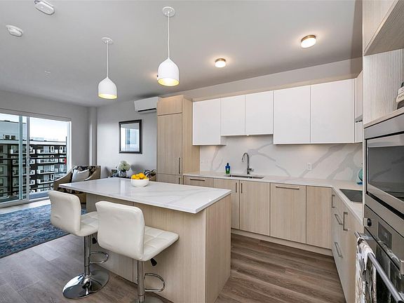4th image of 622 Admirals Rd #907