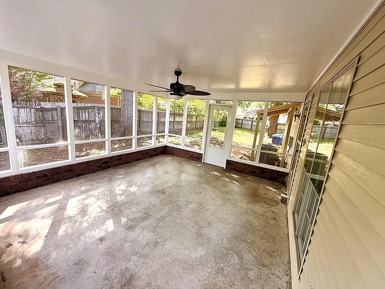 1887 River Glen Cv — Photo 2