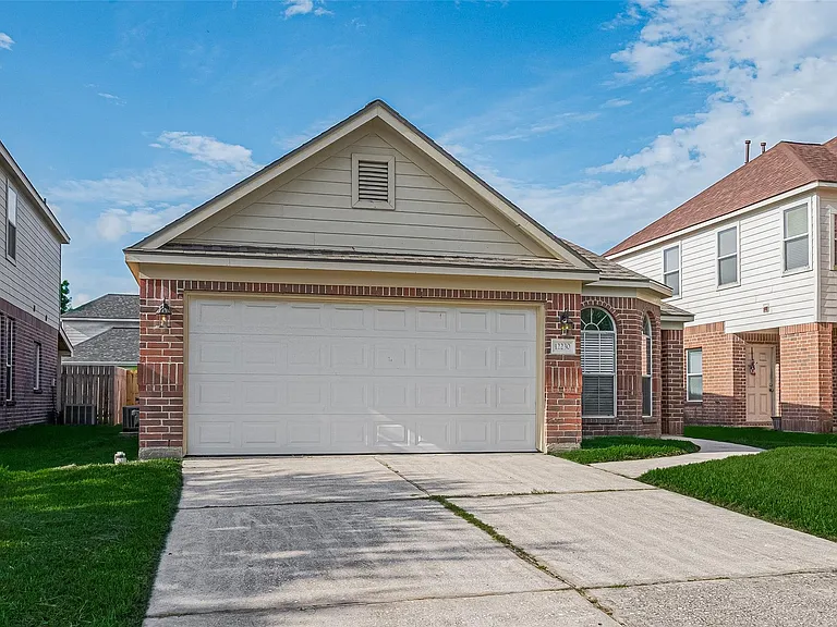 12230 Hawthorne Hill Cir — Photo 3