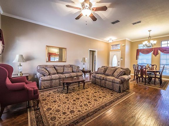 4th image of 1121 Westgrove Dr