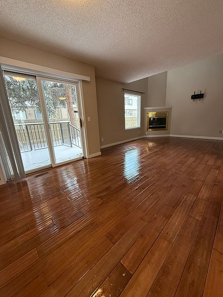 Calgary Townhouse for rent - 3 Bedrooms — photo 7