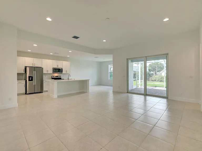 2466 SE Robin Cir — Photo 10