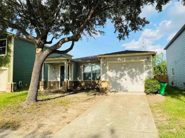 3319 Becker Glen St, Fresno, TX 77545