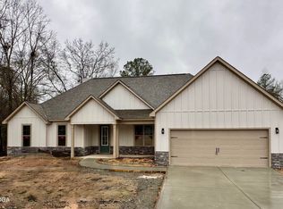 157 Country World Dr, Macon, GA 31211