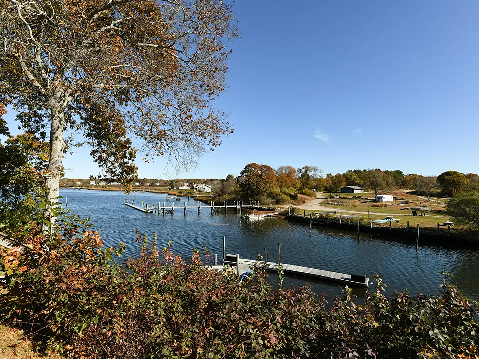 228 Wood Hill Rd