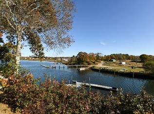 228 Wood Hill Rd, Narragansett, RI 02882