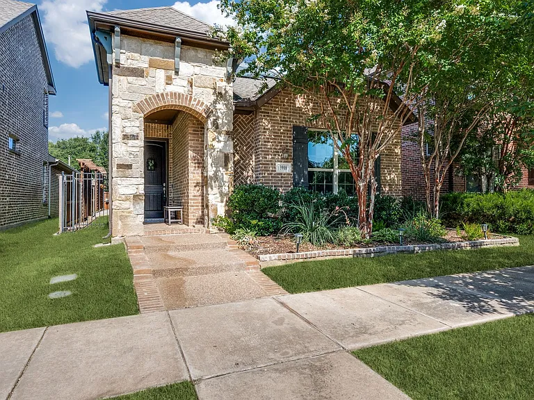 3908 Jasmine Fox Ln — Photo 1