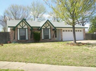 2506 Stonehurst Ct, Arlington, TX 76014
