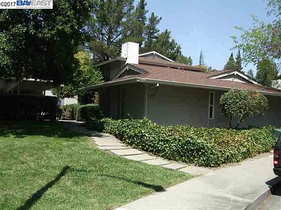 2nd image of 2045 Camel Ln APT 5