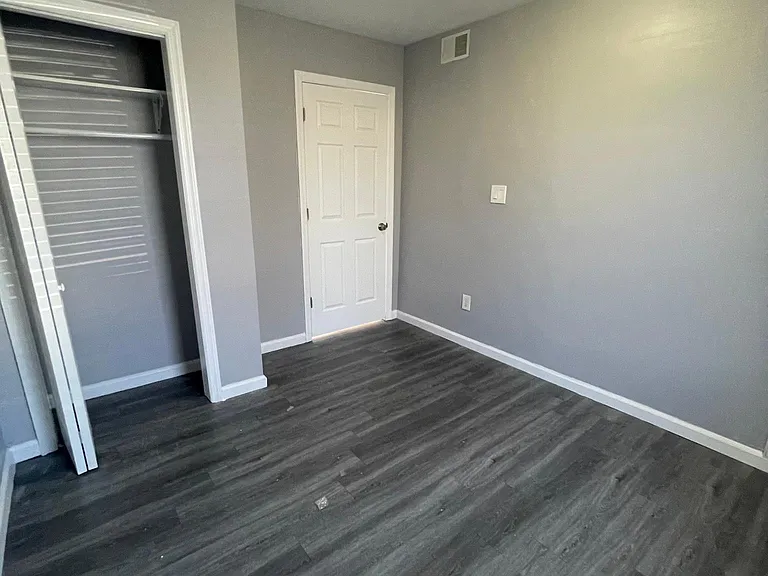 1010 Roselle St — Photo 4