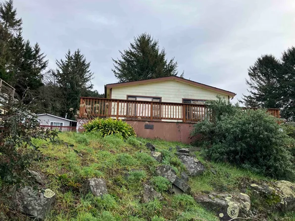 12400 Us Highway 10, Smith River, CA 95567
