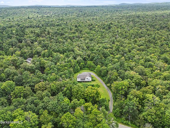 3rd image of 229 Hamilton Rd