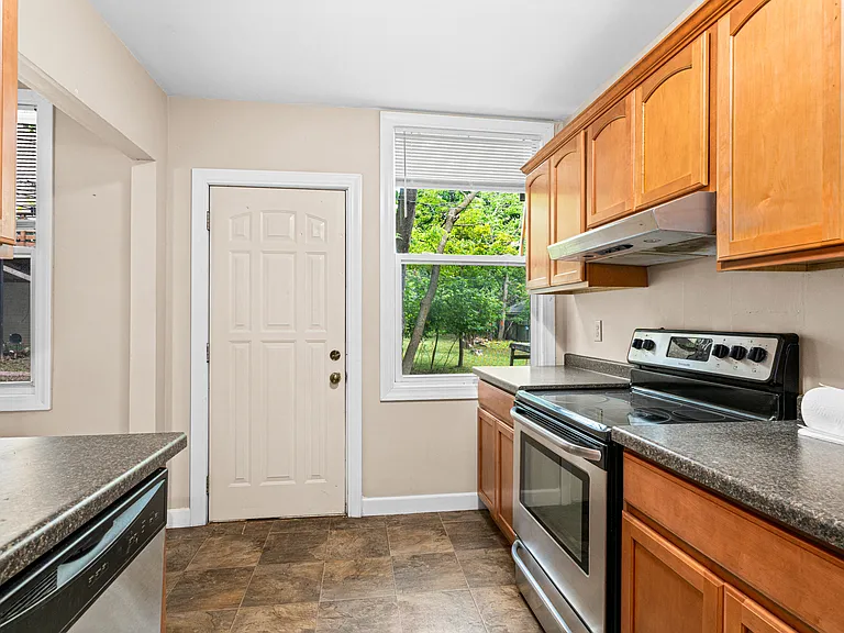 10-12 S 16th Ave E #10 — Photo 7