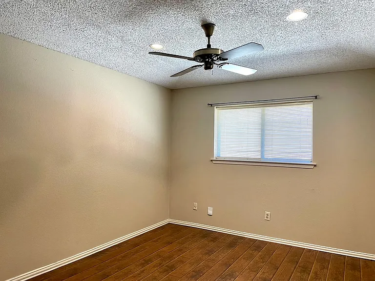 8710 California Dr — Photo 16
