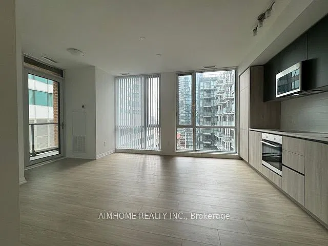 8 Widmer St — Photo 3