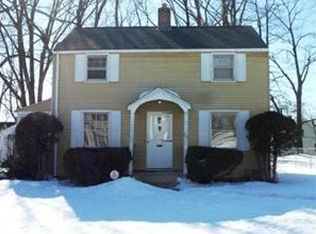 104 Jardine St, Springfield, MA 01107