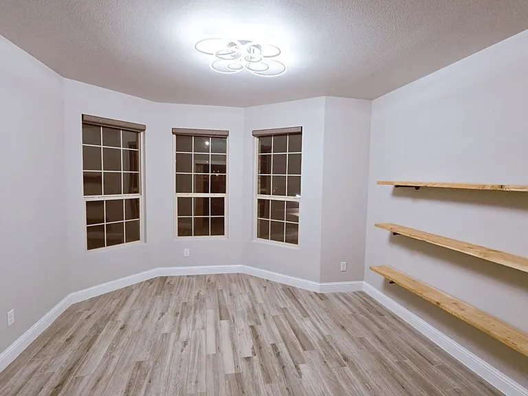 26 Balmoral Cir — Photo 2