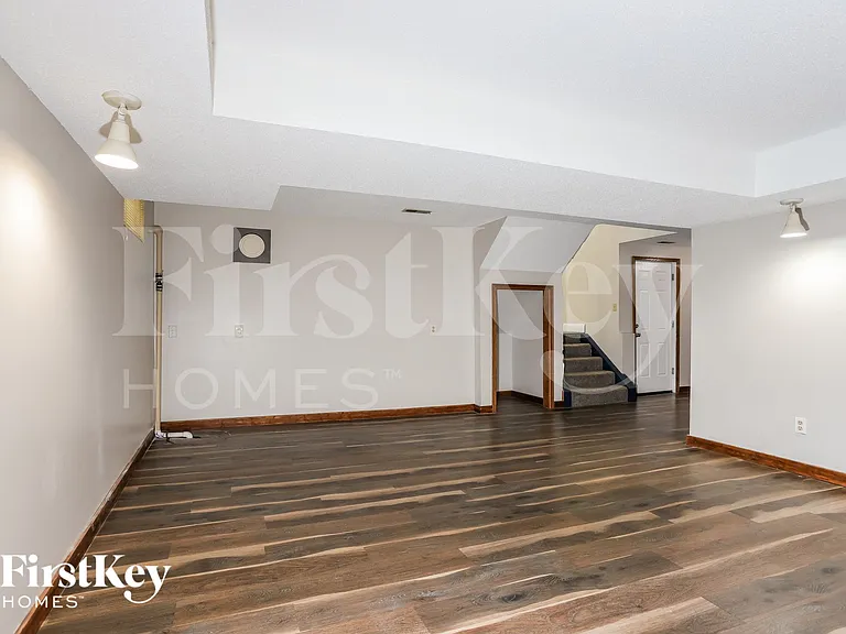 405 Montbrook Dr — Photo 9