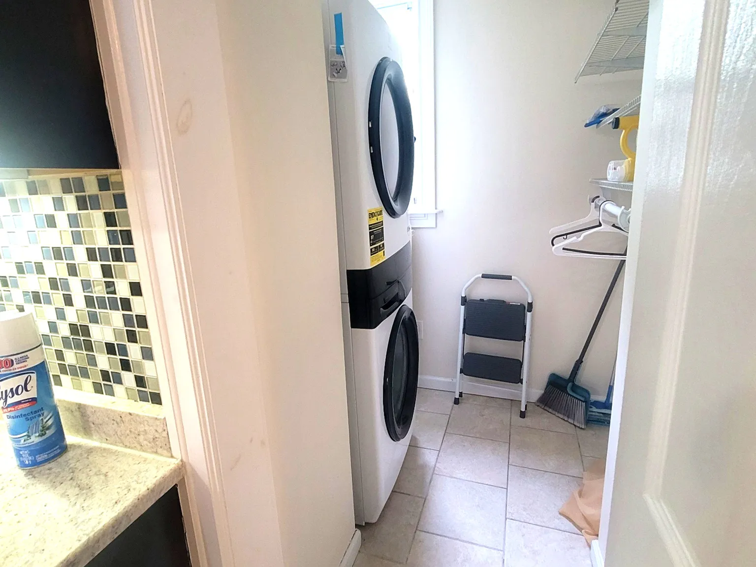 2 bed, 1500 sqft, $2,100 — Photo 4