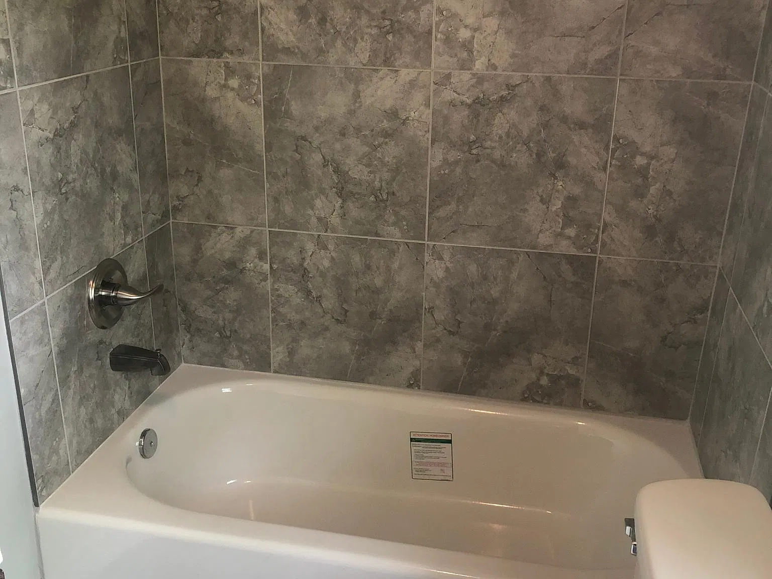 614 Blackburn Ave — Photo 4