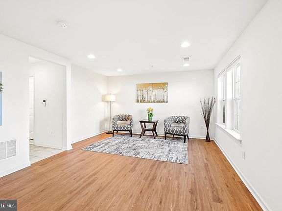 4th image of 634 Blandwood Rd