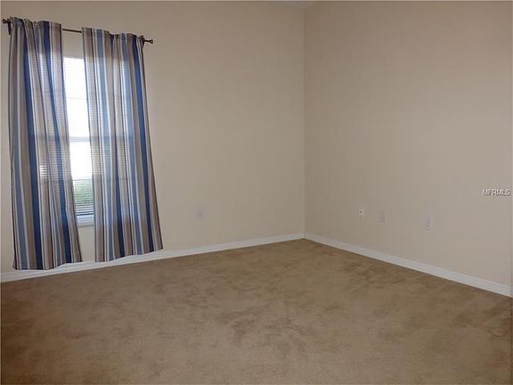 5th image of 45 Knoll Wood Dr
