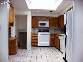 Light and Bright Kitchen