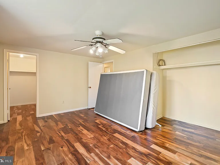 15957 Alameda Dr — Photo 20