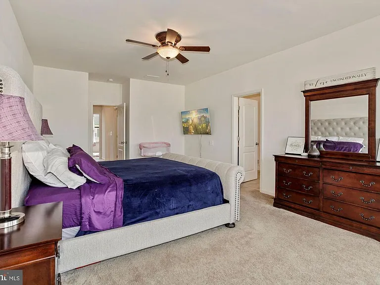 944 Basswood Dr — Photo 16