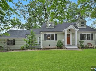 290 Midland Ave, River Edge, NJ 07661